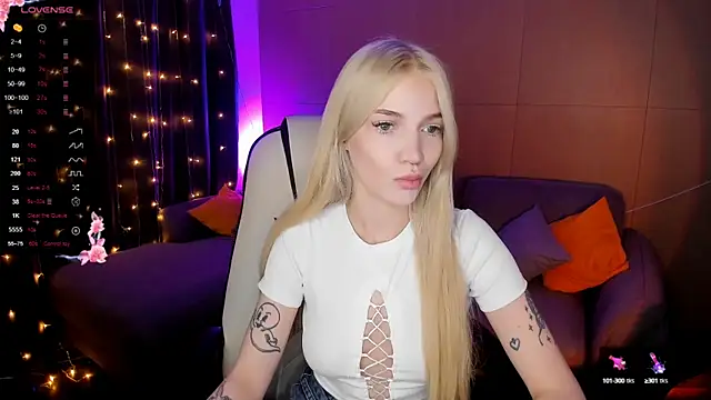 AnyaTaylor  online show from 13, 10, 2025