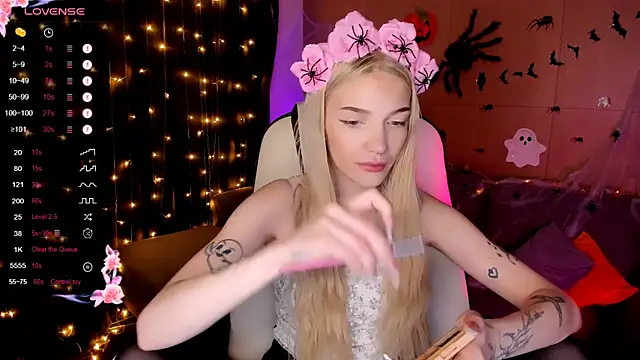 AnyaTaylor  online show from 31, 10, 2025