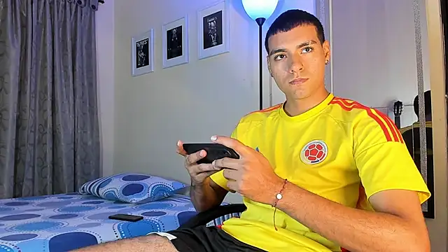 TeamPorn 19 online show from 20, 11, 2025