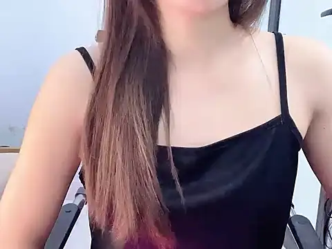Snapshot of Tinaa-22 chatting on 9, 10, 2025 Tinaa-22 online show from 9, 10, 2025
