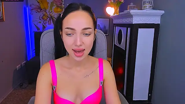 Sofyy Bradd online show from 11, 9, 2025
