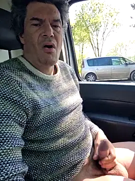 twitshe online show from 15, 4, 2026