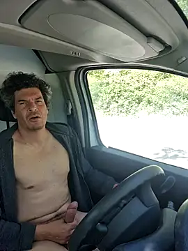 twitshe online show from 17, 4, 2026