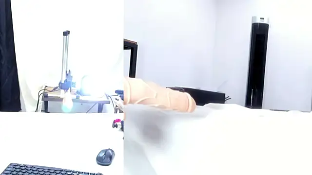  Lia  Stone online show from 19, 2, 2026