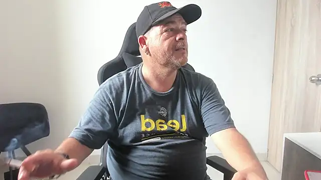 Snapshot of massimo_dannger chatting on 16, 9, 2025 massimo dannger online show from 16, 9, 2025