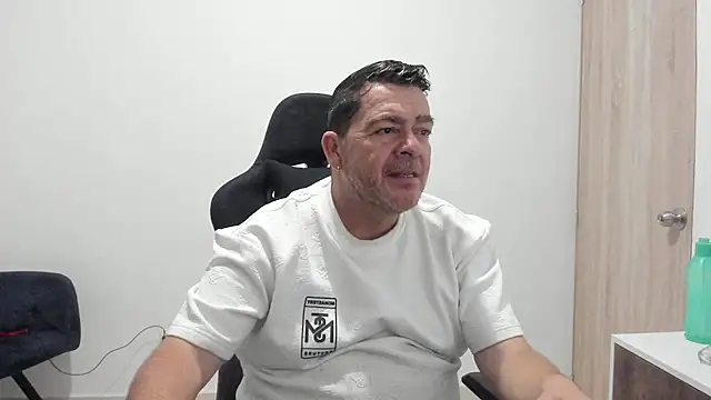 Snapshot of massimo_dannger chatting on 28, 9, 2025 massimo dannger online show from 28, 9, 2025