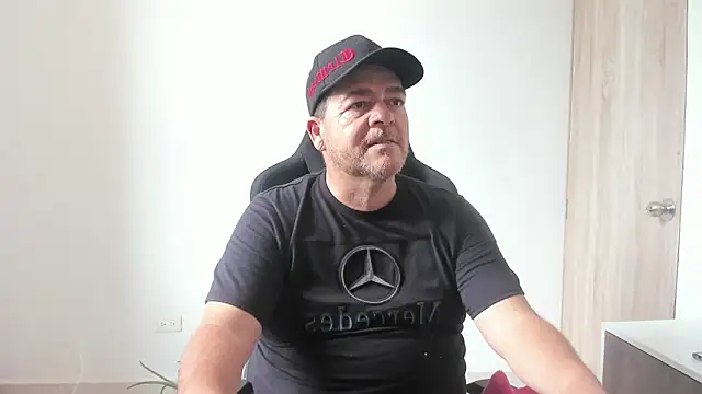 Snapshot of massimo_dannger chatting on 6, 10, 2025 massimo dannger online show from 6, 10, 2025