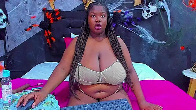 Snapshot of Maiam__Rossi chatting on 6, 11, 2025 Maiam Rossi online show from 6, 11, 2025