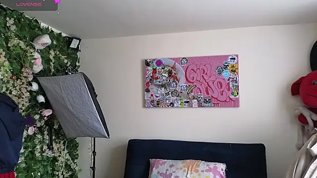 MiaVelvetDoll online show from 18, 3, 2026