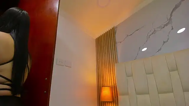 CharlotteSchmidtt online show from 17, 4, 2026