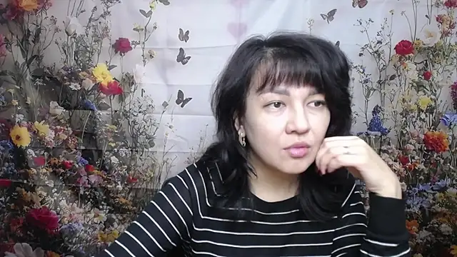 SelenaFly online show from 4, 10, 2025