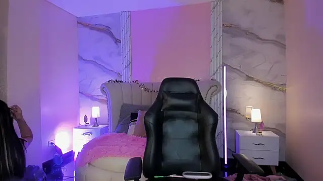 EmmaStonns online show from 13, 4, 2026