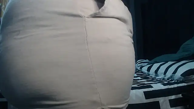 Snapshot of SEXYHUGEASS21 chatting on 16, 7, 2026 SEXYHUGEASS21 online show from 16, 7, 2026