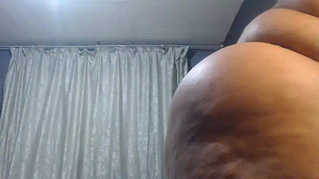 SEXYHUGEASS21 online show from 3, 5, 2026