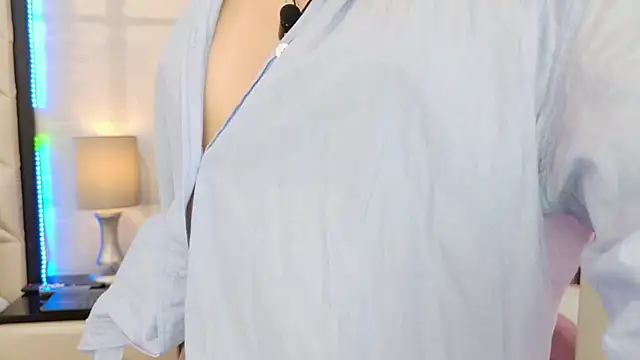 Snapshot of AtheneaCross chatting on 28, 10, 2025 AtheneaCross online show from 28, 10, 2025