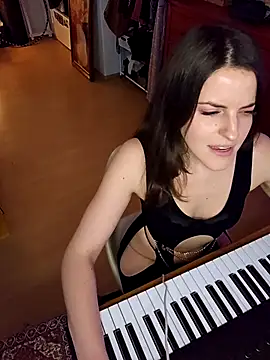 BelleFelicitas online show from 14, 11, 2025