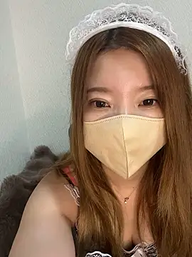 Snapshot of yuuhichan chatting on 18, 10, 2025 yuuhichan online show from 18, 10, 2025