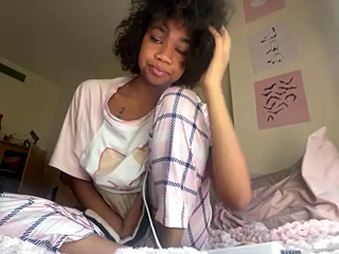 luvrgrllani online show from 16, 11, 2025