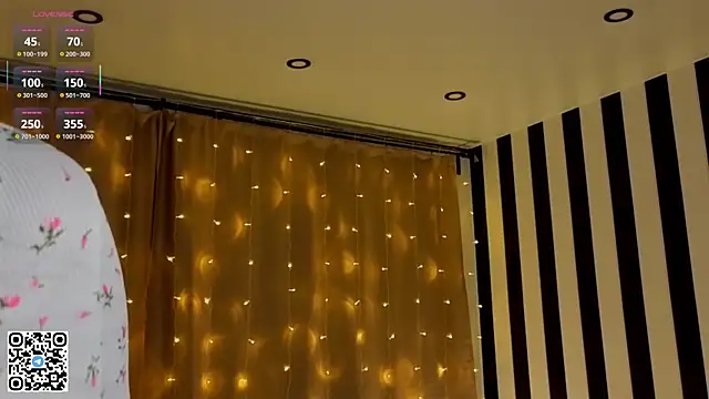 LorinaMaffitt online show from 18, 11, 2025