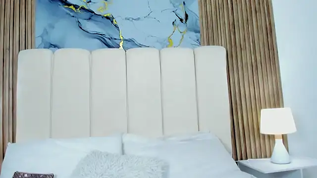 Victoria Guzman online show from 4, 3, 2026