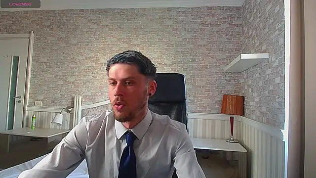 Snapshot of JonahShaw chatting on 28, 5, 2026 JonahShaw online show from 28, 5, 2026