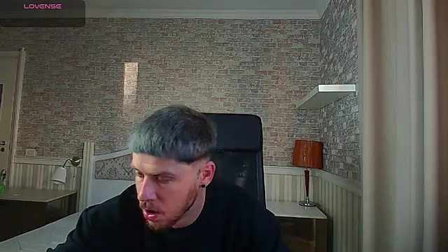 Snapshot of JonahShaw chatting on 5, 6, 2026 JonahShaw online show from 5, 6, 2026