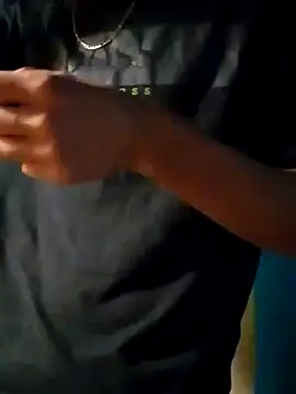 Snapshot of LUISSLEONN0958 chatting on 29, 9, 2025 LUISSLEONN0958 online show from 29, 9, 2025