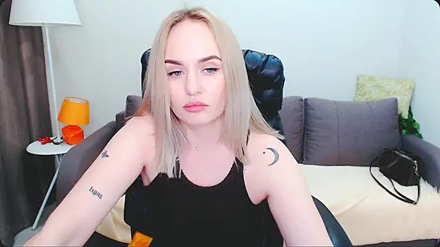 LiluMoon   online show from 30, 4, 2026