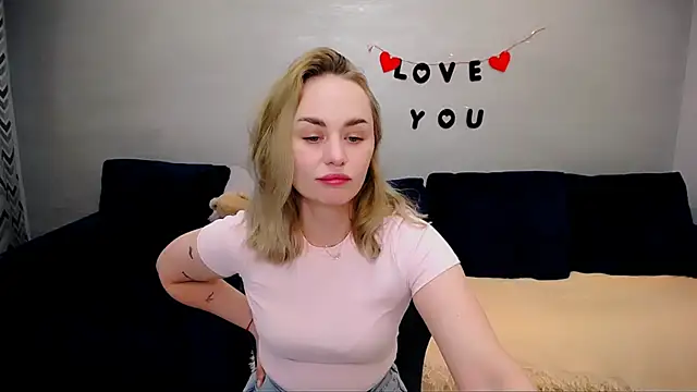 LiluMoon   online show from 12, 5, 2026