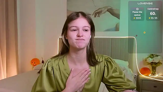 Lisa Blossom online show from 5, 11, 2025