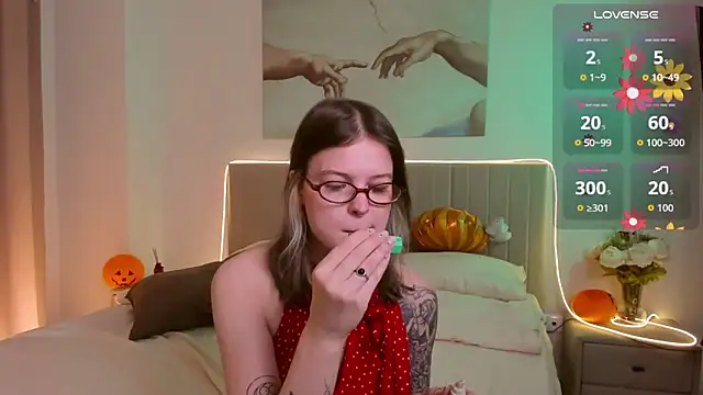 Lisa Blossom online show from 7, 11, 2025