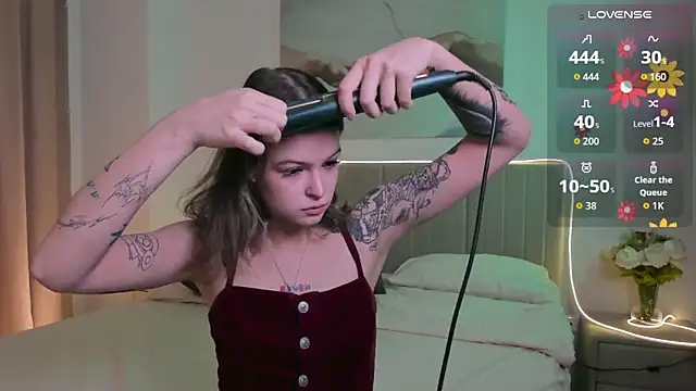 Lisa Blossom online show from 14, 11, 2025