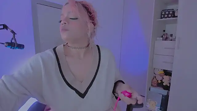 amywilld online show from 4, 4, 2026