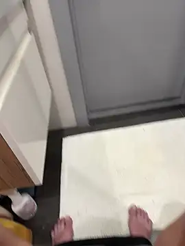 Snapshot of myPriority01 chatting on 15, 12, 2025 myPriority01 online show from 15, 12, 2025