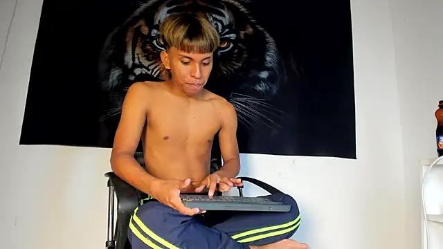 tyler twink boy online show from 6, 6, 2026