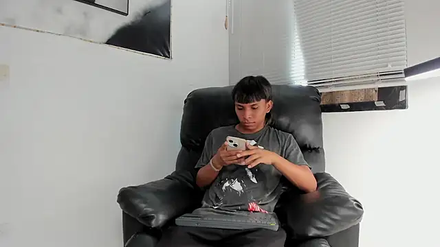 tyler twink boy online show from 5, 2, 2026