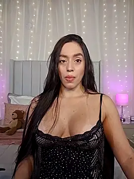 AriadnaTaylor online show from 8, 11, 2025