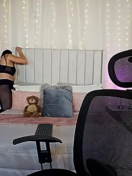 AriadnaTaylor online show from 11, 11, 2025