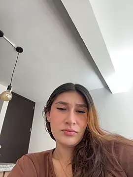 Isa Villamarin online show from 9, 10, 2025