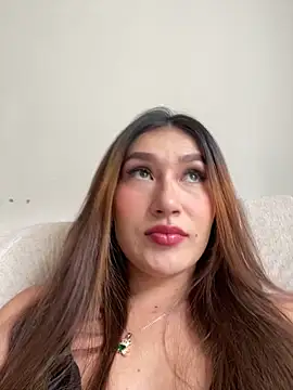 Isa Villamarin online show from 13, 9, 2025