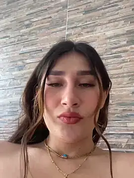 Isa Villamarin online show from 20, 10, 2025