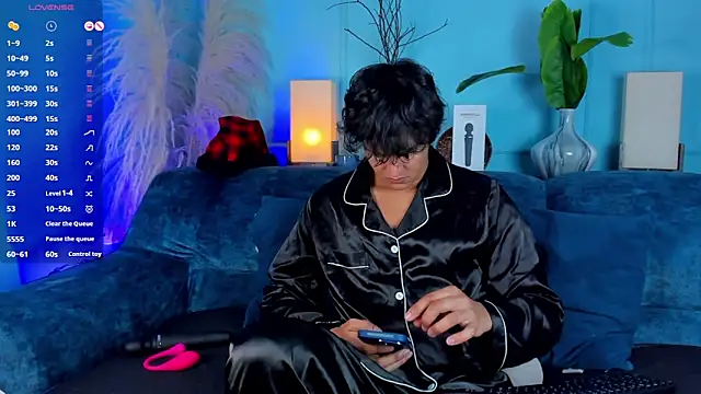 Leo Savage  online show from 16, 12, 2025