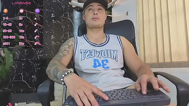 Snapshot of Alexander_ferre chatting on 26, 5, 2026 Alexander ferre online show from 26, 5, 2026