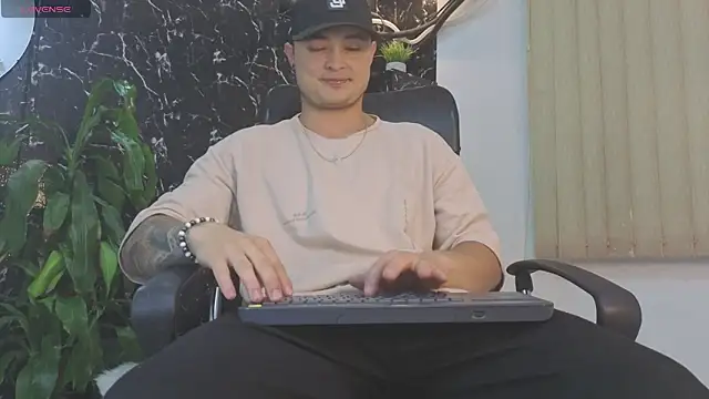 Snapshot of Alexander_ferre chatting on 10, 5, 2026 Alexander ferre online show from 10, 5, 2026