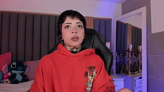 misstomie  online show from 3, 12, 2025