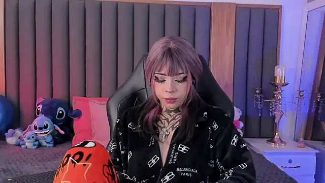 misstomie  online show from 7, 11, 2025