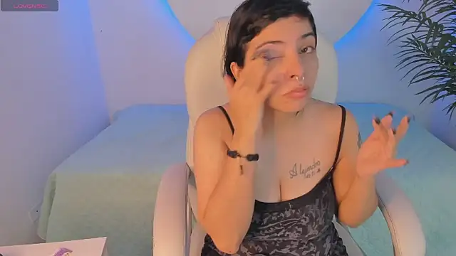 emily-santoss online show from 18, 9, 2025