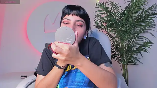 emily-santoss online show from 26, 9, 2025