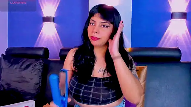 emily-santoss online show from 2, 10, 2025