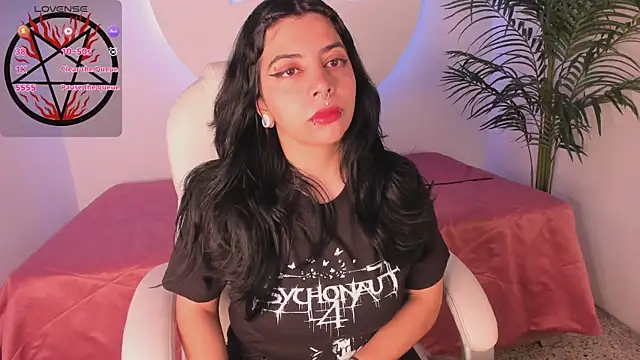emily-santoss online show from 4, 10, 2025